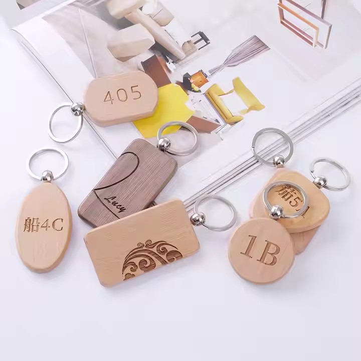 カスタマイズされた名前レーザーカット木製キーホルダー